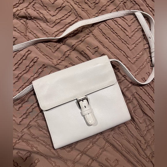 Enzo Angiolini Genuine Leather Crossbody Shoulder Bag Purse - Picture 1 of 7